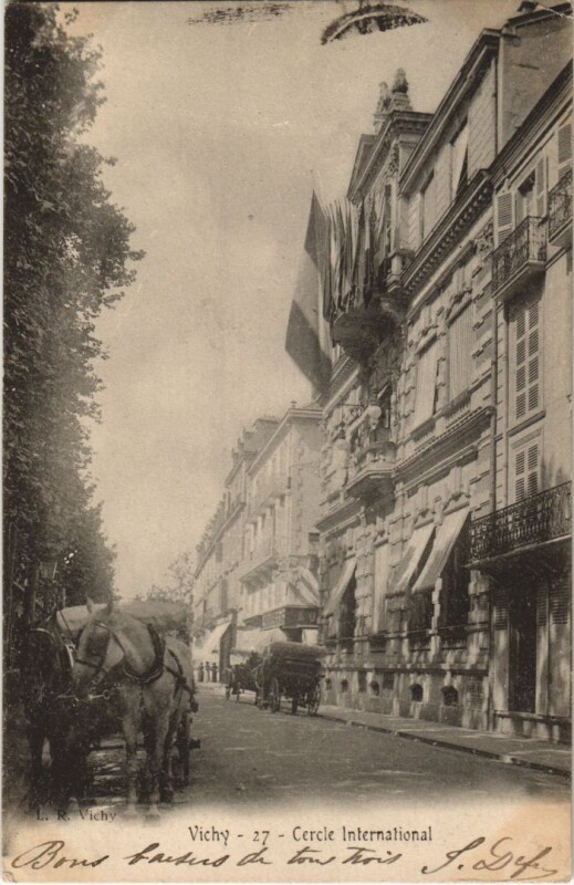 Carte postale ancienne Vichy Cercle International à Vichy