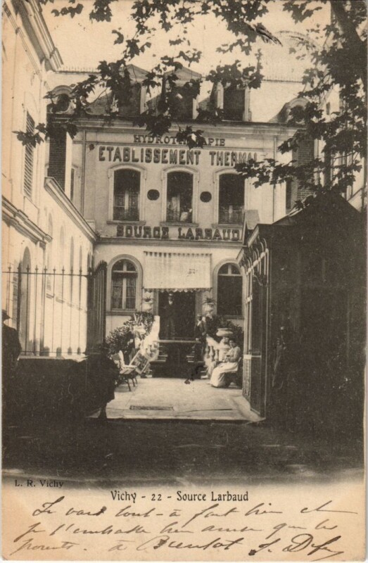 Carte postale ancienne Vichy Source Larbaud à Vichy