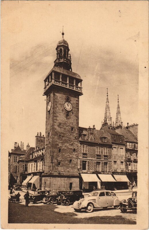 Carte postale ancienne Moulins Le Jacquemart à Moulins