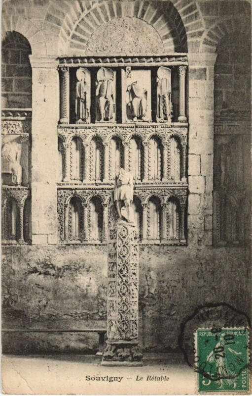 Carte postale ancienne Souvigny Le Retable à Souvigny