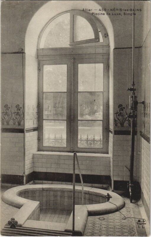 Carte postale ancienne Neris-les-Bains Piscine de Luxe - Simple