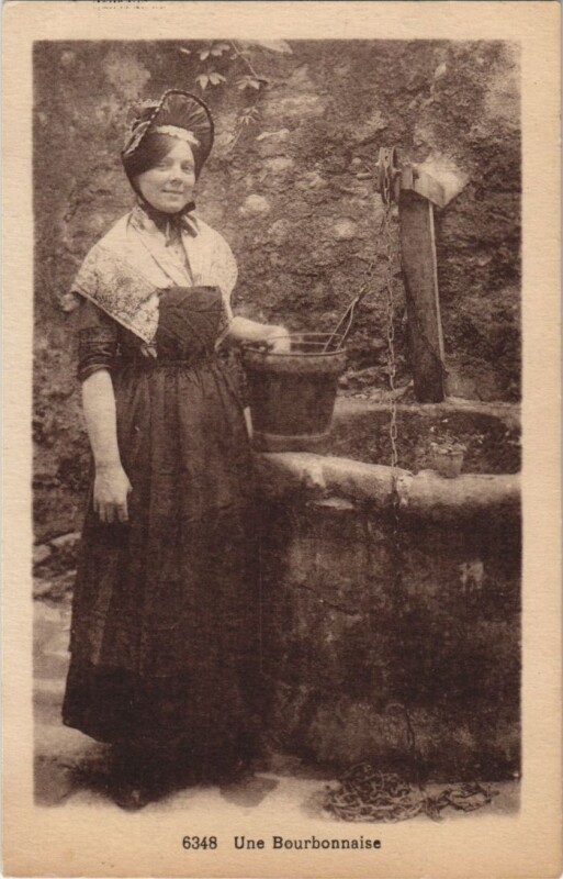 Carte postale ancienne Une Bourbonnaise