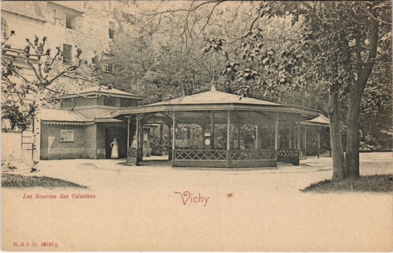 Carte postale ancienne Vichy Les Sources des Celestins à Vichy