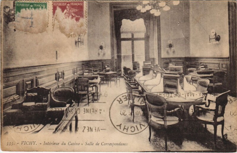 Carte postale ancienne Vichy Interieur du Casino - Salle de Corespondance à Vichy