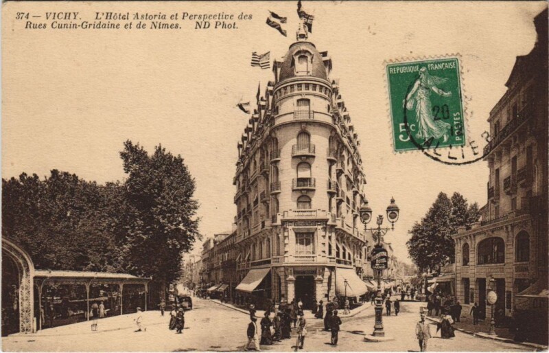 Carte postale ancienne Vichy L'Hotel Astoria à Vichy