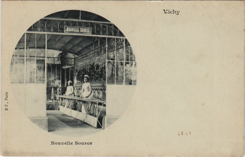 Carte postale ancienne Vichy Nouvelle Source à Vichy