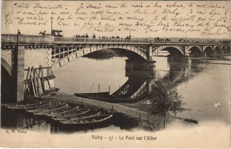 Carte postale ancienne Vichy Le Pont sur l'Allier à Vichy