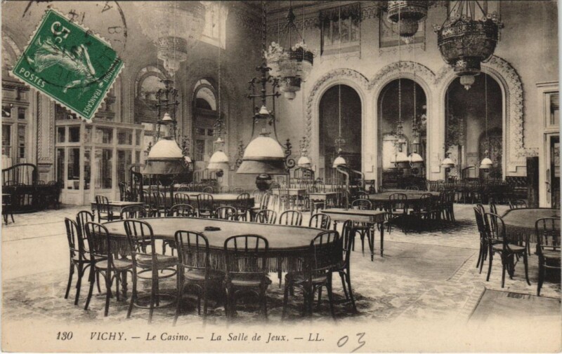 Carte postale ancienne Vichy Le Casino - La Salle de Jeux à Vichy