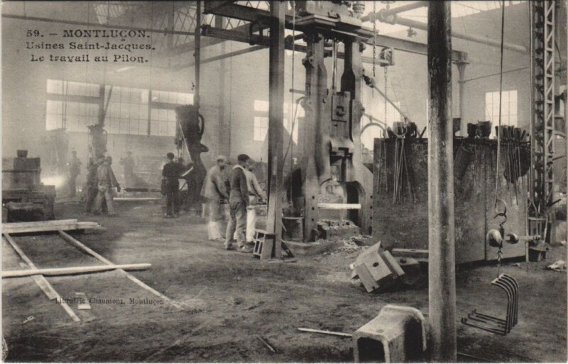 Carte postale ancienne Montlucon Usines Saint-Jacques - Le Travail au Pilon