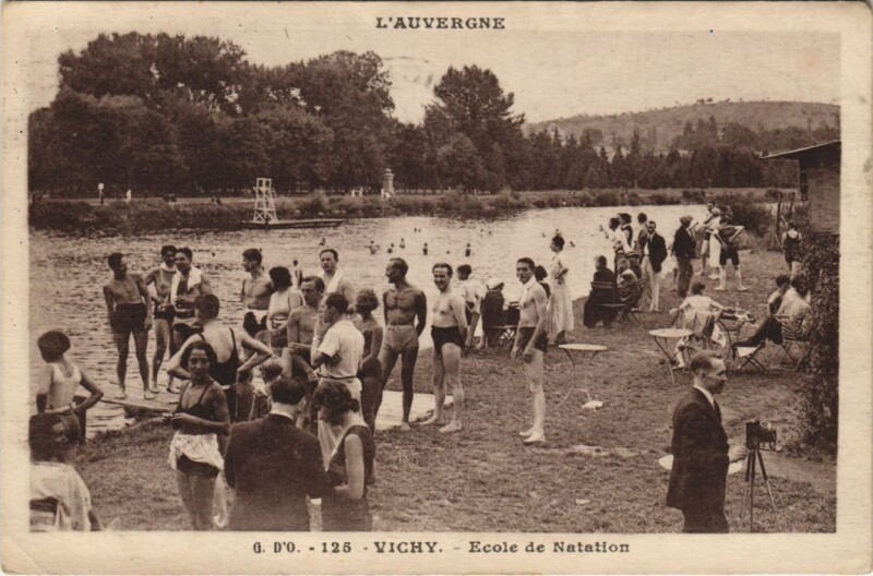 Carte postale ancienne Vichy Ecole de Natation à Vichy