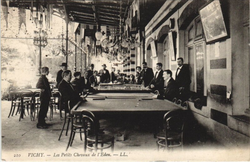 Carte postale ancienne Vichy Les Petits Chevaux de l'Eden à Vichy