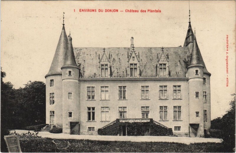 Carte postale ancienne Le Donjon Environs - Chateau des Plantais au Donjon