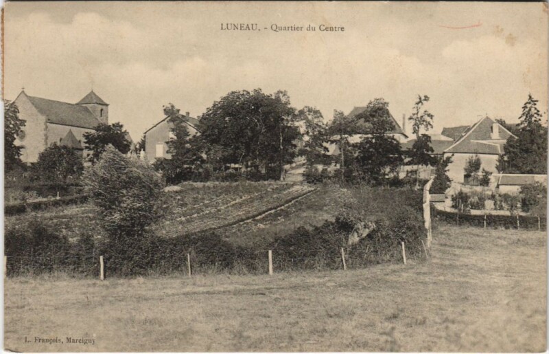 Carte postale ancienne Luneau Quartier du Centre à Luneau