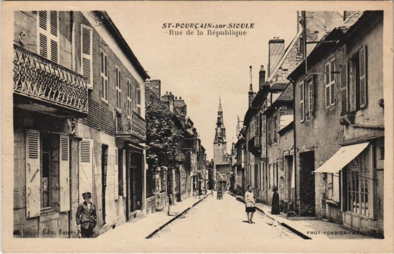 Carte postale ancienne Saint-Pourcain-sur-Sioule Rue de la Republique