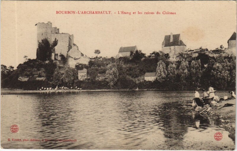 Carte postale ancienne Bourbon-l'Archambault L'Etang et les Ruines du Chateau à Bourbon-l'Archambault