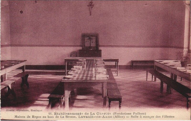 Carte postale ancienne Lavault-Sainte-Anne Maison du Repos au Bois de La Brosse à Lavault-Sainte-Anne