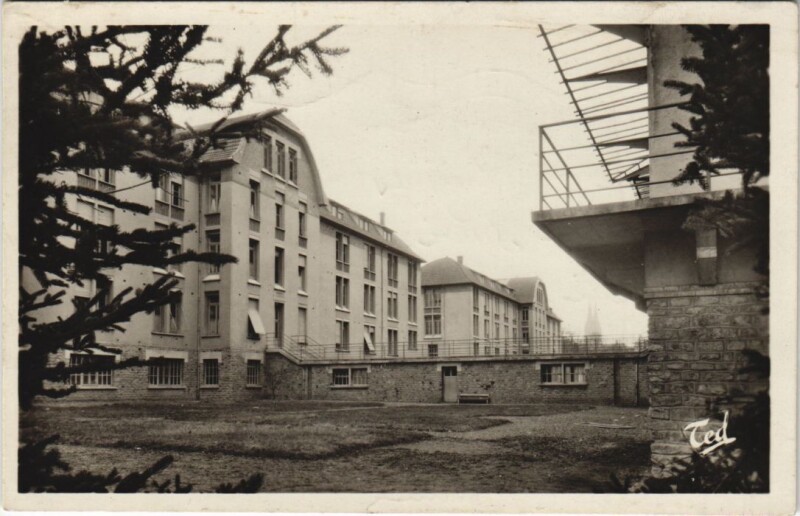 Carte postale ancienne Moulins L'Hopital à Moulins