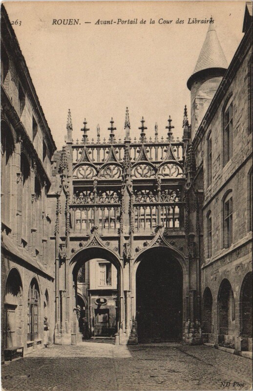 Carte postale ancienne Rouen - Avant portail à Rouen
