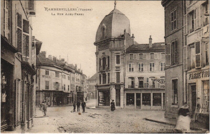 Carte postale ancienne Rambervillers -Rue Abel-Ferry à Rambervillers