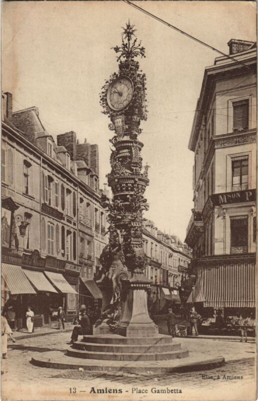 Carte postale ancienne Amiens Place Gambetta à Amiens