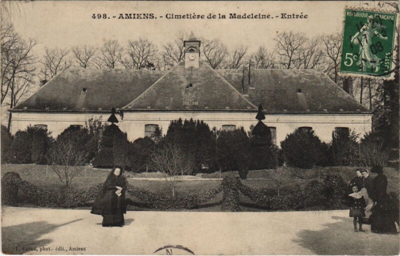 Carte postale ancienne Amiens Cimetiere de la madeleine Entrée à Amiens