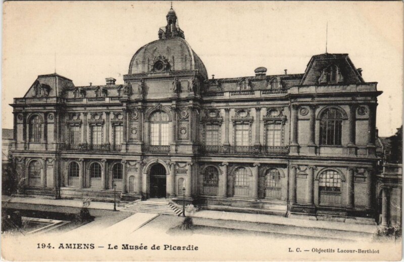 Carte postale ancienne Amiens Musee de Picardie à Amiens
