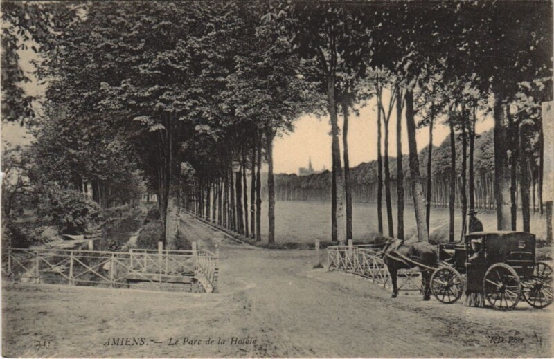 Carte postale ancienne Amiens Parc de la Hotoie à Amiens