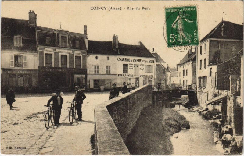 Carte postale ancienne Coincy-Rue du Pont à Coincy