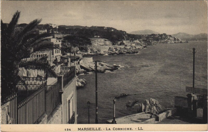 Carte postale ancienne Marseille - La corniche à Marseille