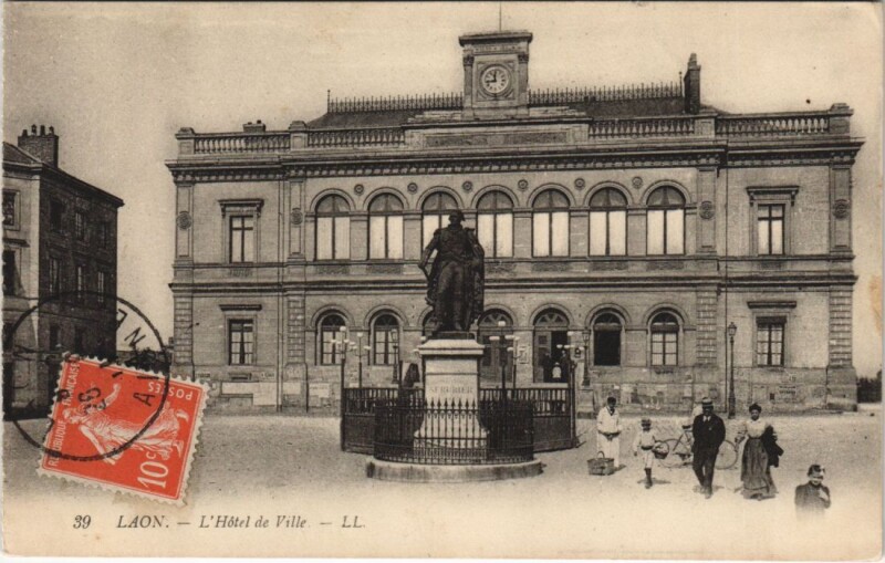 Carte postale ancienne Laon L'Hotel De Ville