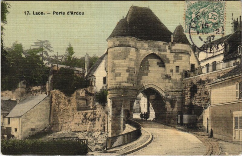 Carte postale ancienne Laon Porte d'ardou