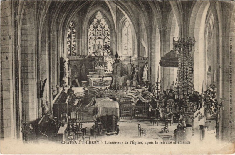 Carte postale ancienne Chateau-Thierry L'interieur de l'eglise