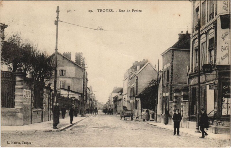 Carte postale ancienne Troyes Rue de Preize à Troyes