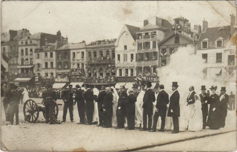Carte postale ancienne Carte photo Beauvais Une fete à Beauvais