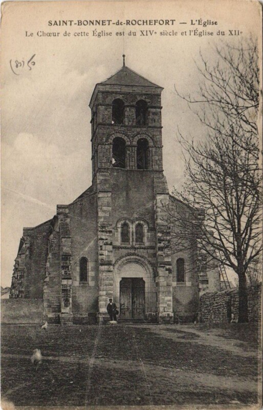 Carte postale ancienne Saint-Bonnet-De-Rochefort Eglise à Saint-Bonnet-de-Rochefort