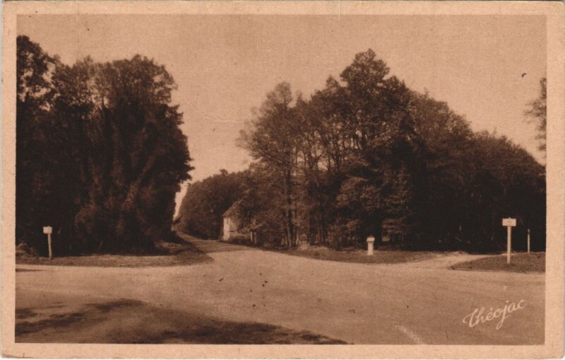 Carte postale ancienne Foret de Troncais Le Rond Gardien