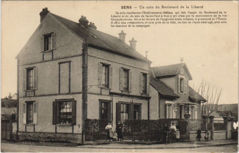 Carte postale ancienne Sens Un coin du Bd de la Liberte