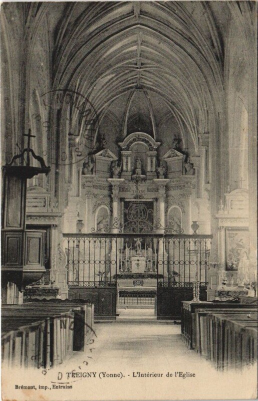 Carte postale ancienne Treigny interieur de l'Eglise