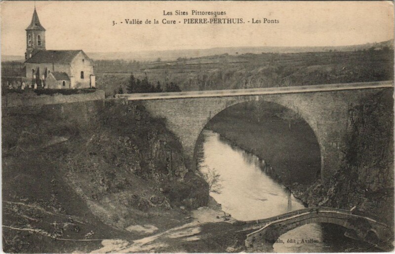 Carte postale ancienne Pierre-Perthuis Les Ponts à Pierre-Perthuis