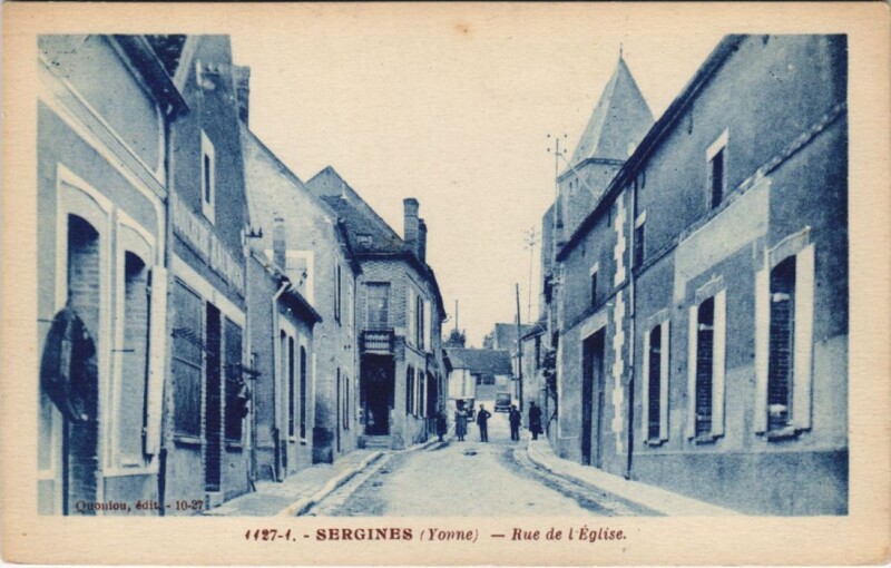 Carte postale ancienne Sergines Rue de l'Eglise à Sergines