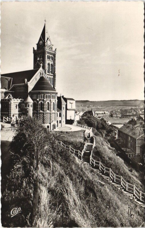 Carte postale ancienne Mers-Les-Bains Eglise Saint-Martin à Mers-les-Bains