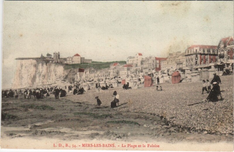 Carte postale ancienne Mers-Les-Bains La Plage et la Falaise à Mers-les-Bains