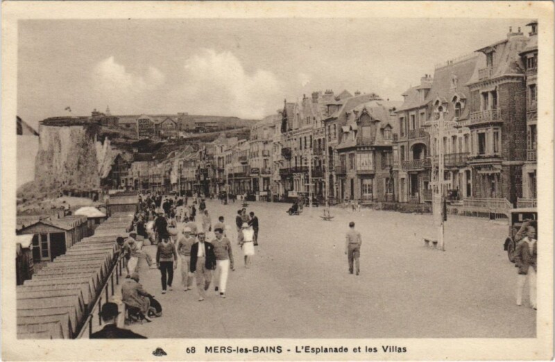 Carte postale ancienne Mers-Les-Bains l'Esplanade et les villas à Mers-les-Bains