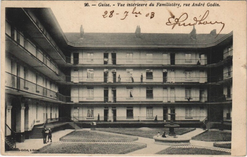 Carte postale ancienne Guise Vue interieure du à Guise