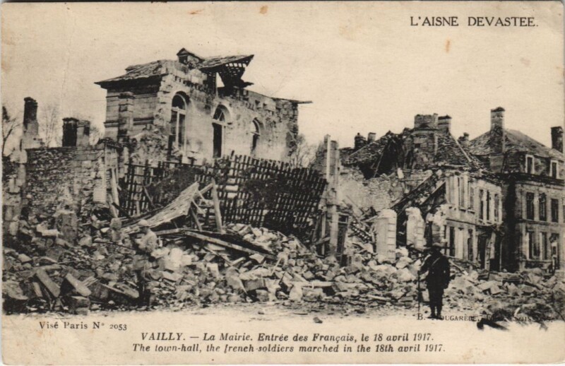 Carte postale ancienne Vailly-sur-Aisne La mairie à Vailly-sur-Aisne
