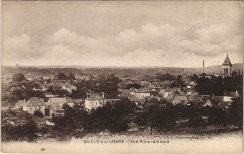 Carte postale ancienne Vailly-sur-Aisne Vue panoramique à Vailly-sur-Aisne