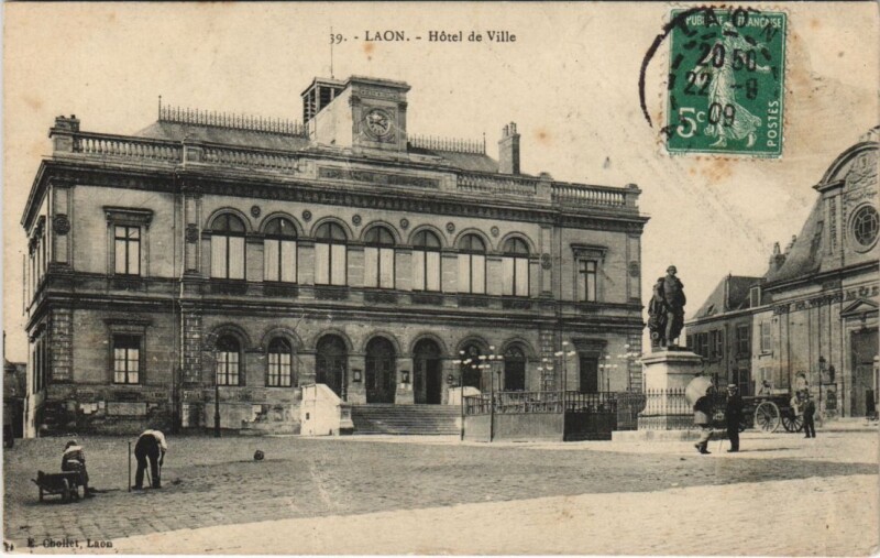 Carte postale ancienne Laon Hotel de ville