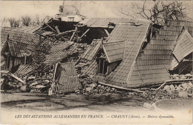 Carte postale ancienne Chauny Maison dynamitee à Chauny