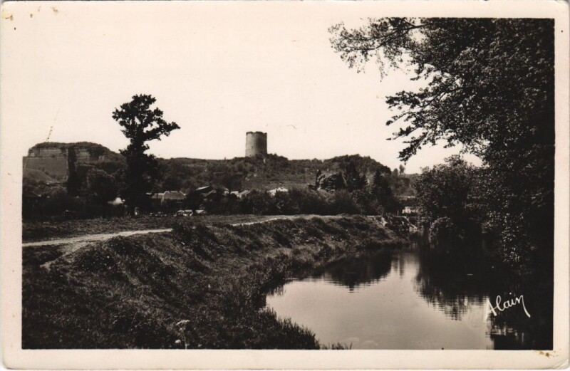 Carte postale ancienne Guise Vue Du Fort à Guise