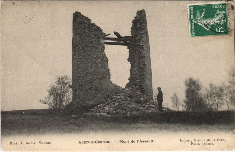 Carte postale ancienne Anizy-le-Chateau Mont de l'Assault